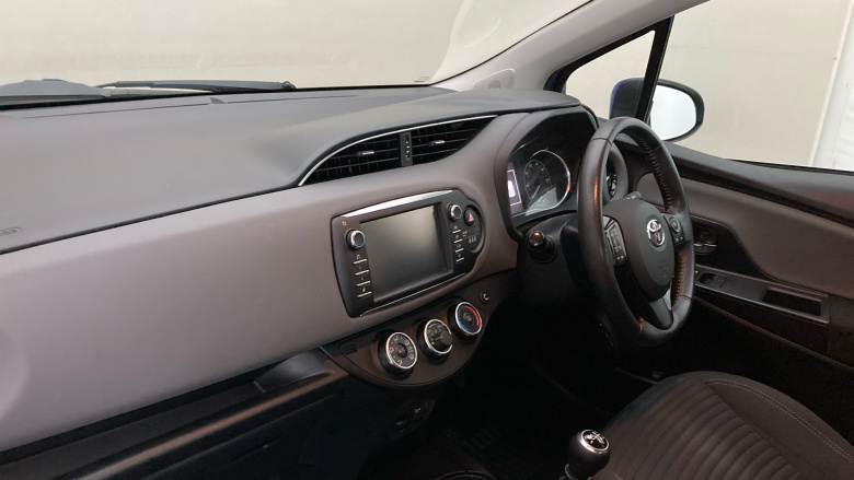 Toyota Yaris 1.5 VVT-i Icon Tech 5dr Petrol Hatchback